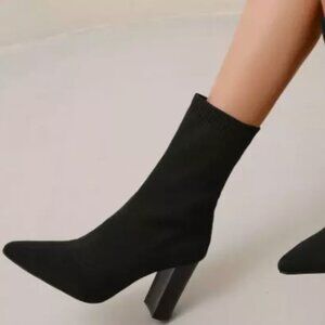 Women Black Fashionable Minimalist Chunky Heel Stretch Boots Size 7.5 in Black